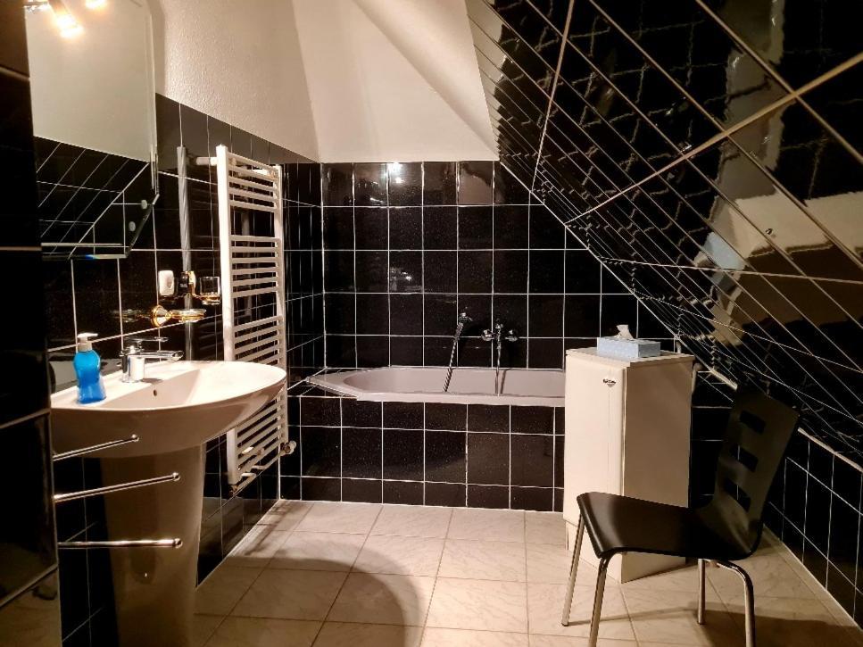 Apartamento Alte Und Neue Buednerei Groß Zicker Exterior foto