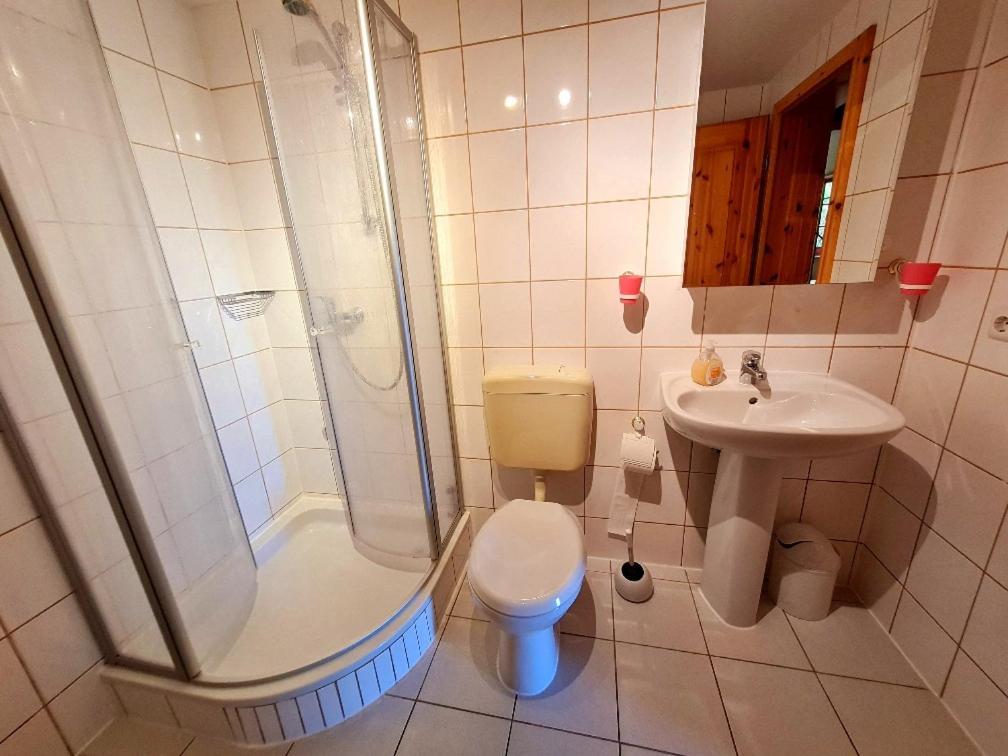 Apartamento Alte Und Neue Buednerei Groß Zicker Exterior foto
